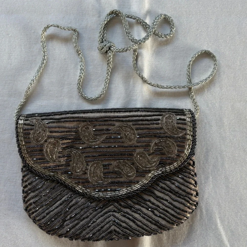La Regale LTD Beaded Paisley Clutch‎ Evening Bag Silver Chain Handmade Macau
